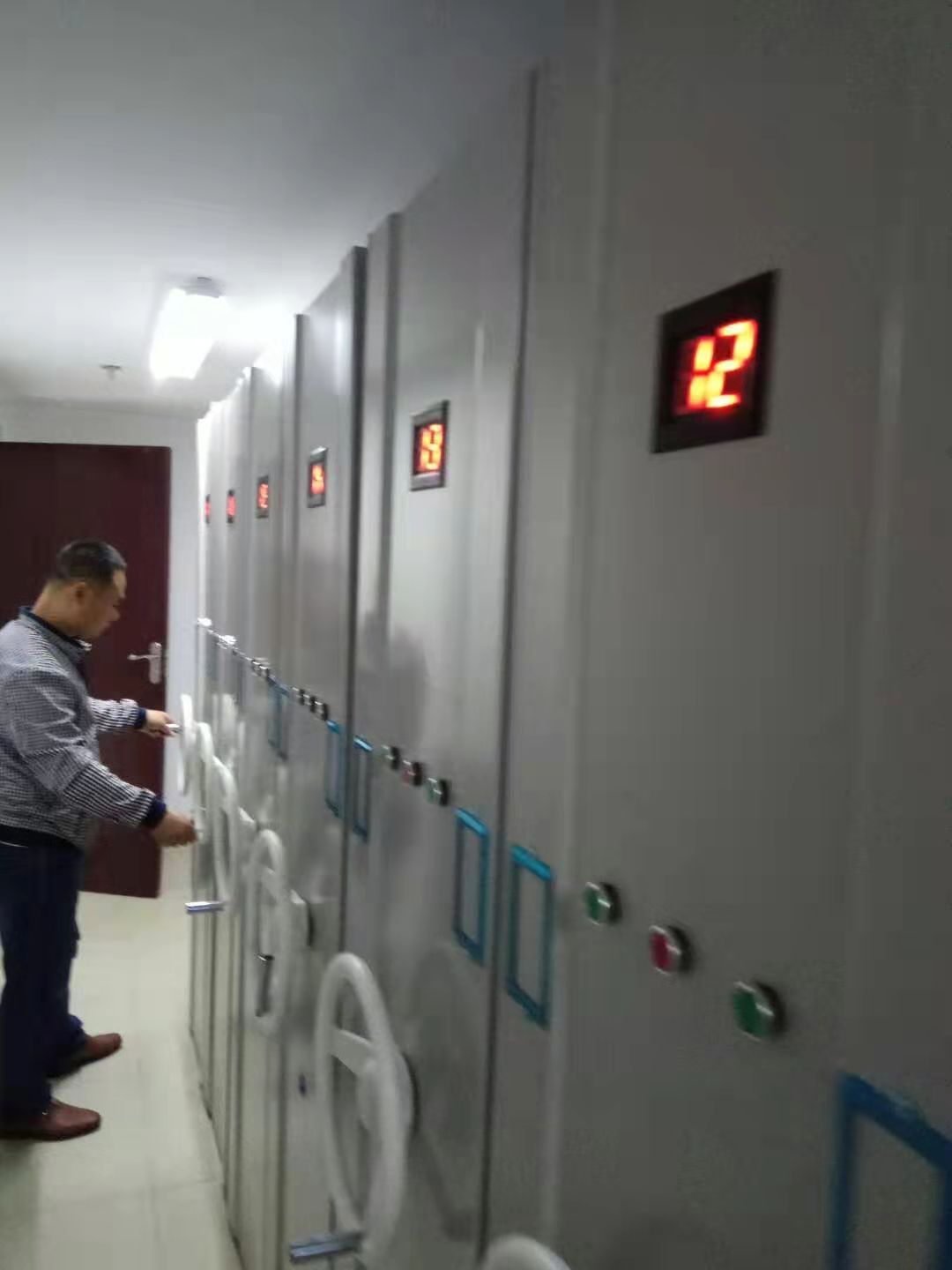 甘肅博倫礦業(yè)電動密集架項目
